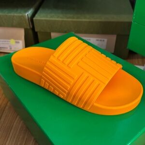 Bottega Veneta women Orange Size 37 Slides